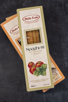 Спагетти Della Costa с томатами и шпинатом