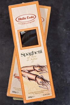 Спагетти Della Costa с чернилами каракатицы