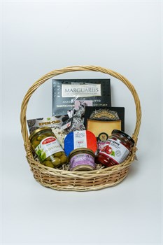 Подарочный набор в корзине "Дико вкусно" 2136